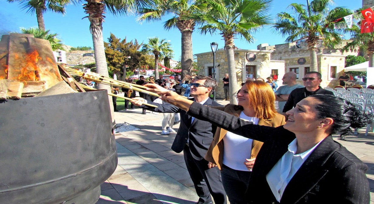 Kültür Yolu Festivalinin coşkusu bu yıl Çeşmede de yaşanıyor