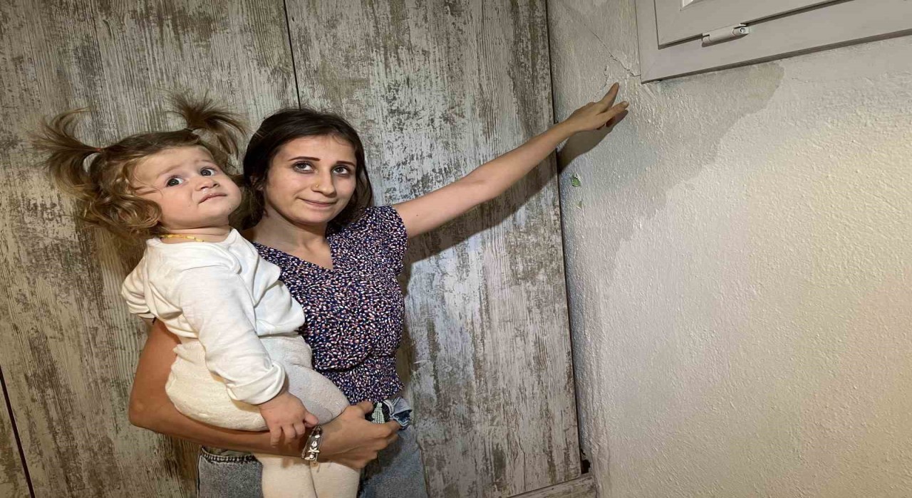 Kuraklık yaşayan İzmirde, boşa akan sular evlere hasar verdi