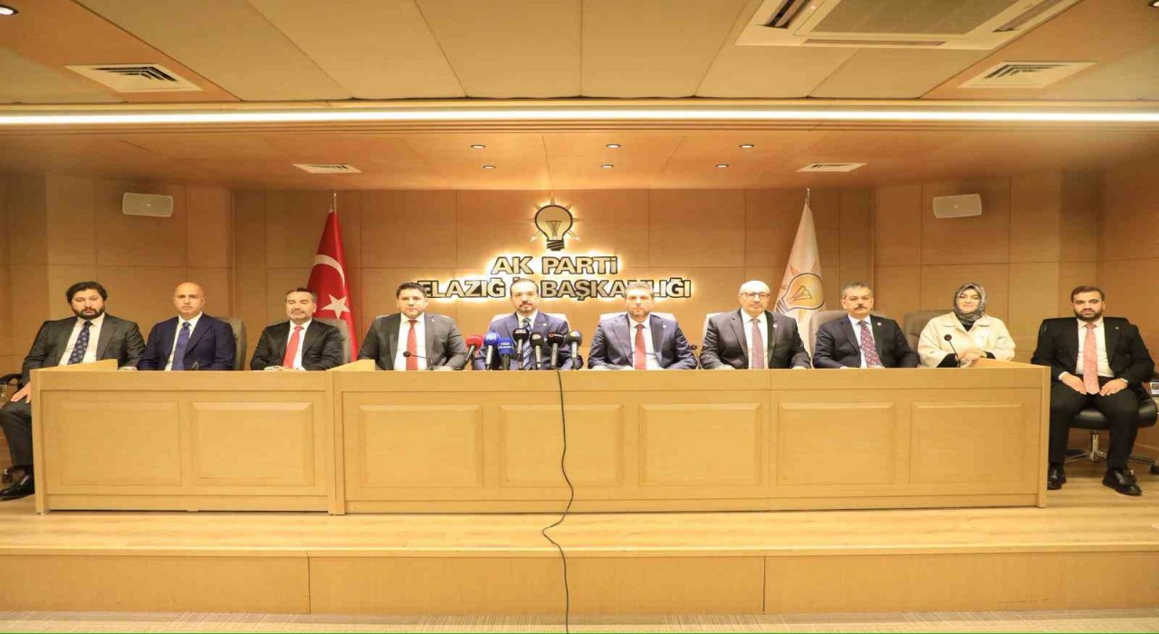 Kürşad Zorludan Özgür Özele tepki: Atatürkün milliyetçiliği Türkiyeyi şikayet etmek değil, yüceltmektir