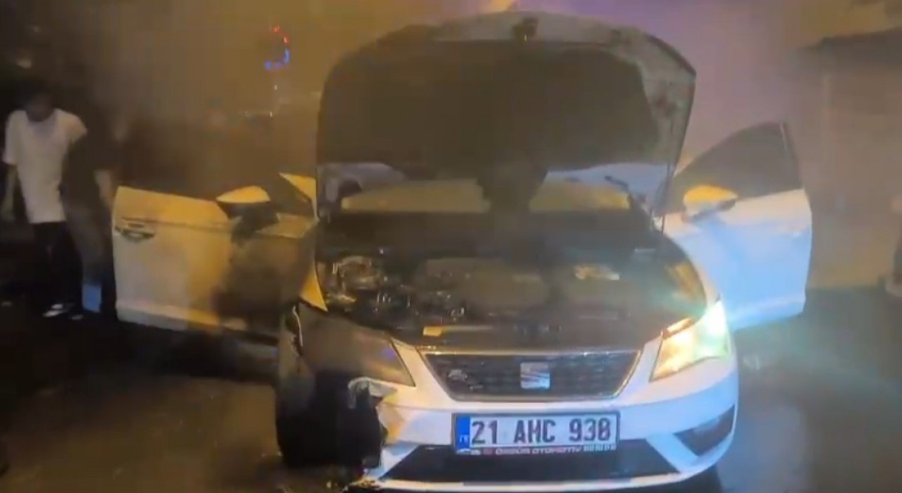 Kurtalanda seyir halindeki araç alev aldı