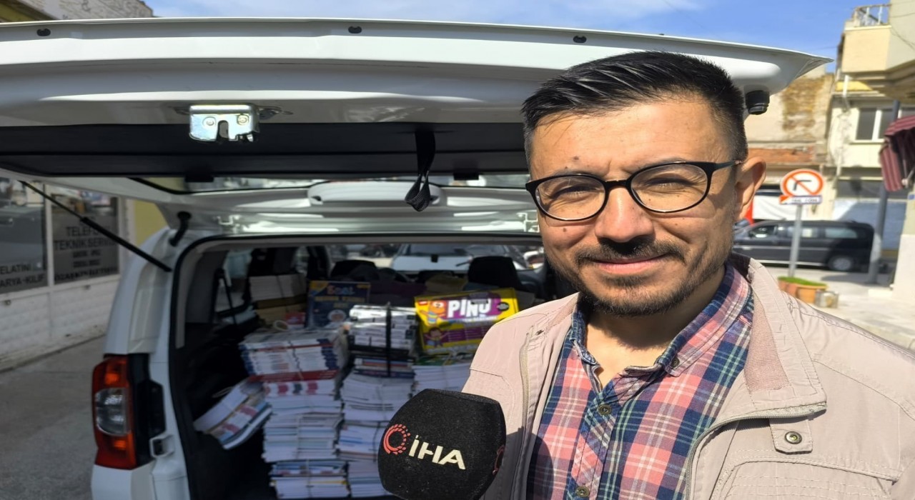 Kurulacak yeni kütüphane için tek başına elini taşın altına koydu