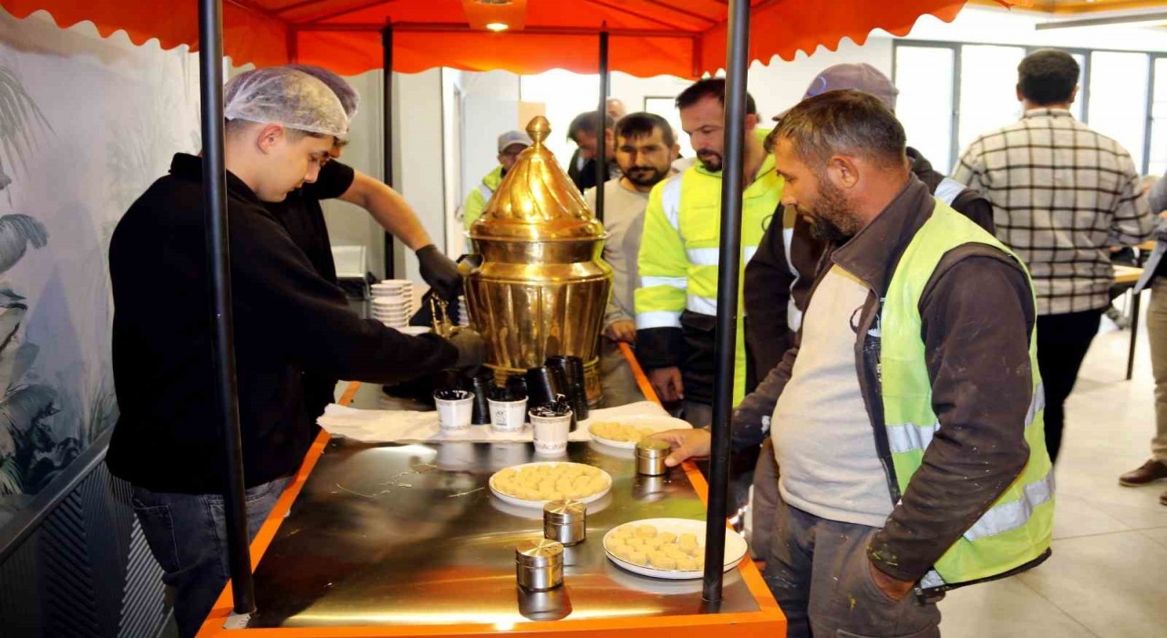 Kütahya OSB personellerine sahlep ikramı