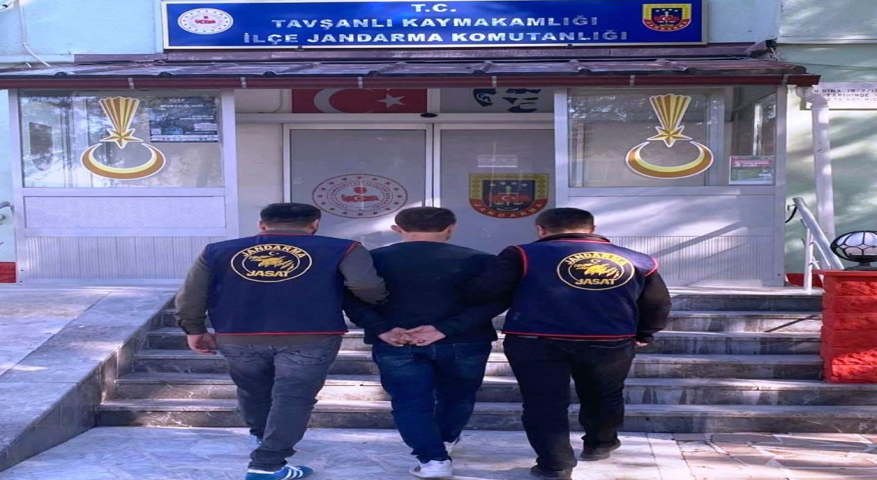 Kütahyada 11 yıl 5 ay kesinleşmiş hapis cezasıyla aranan şahıs yakalandı