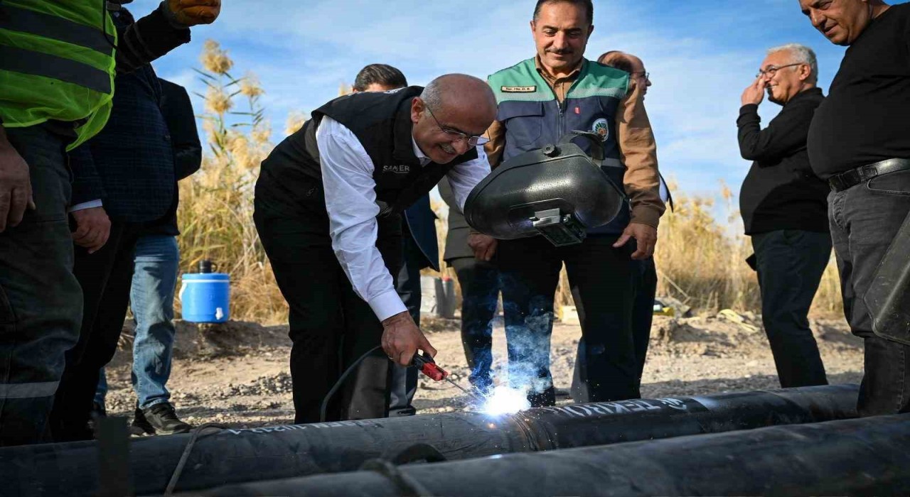 Malatya Büyükşehir Belediyesinden üreticilere sulama borusu desteği