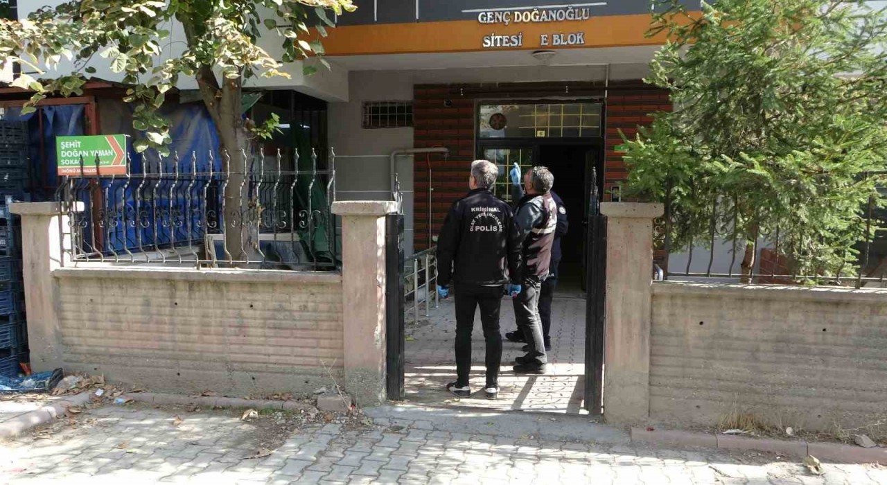 Malatyada balkondan düşen genç kız ağır yaralandı