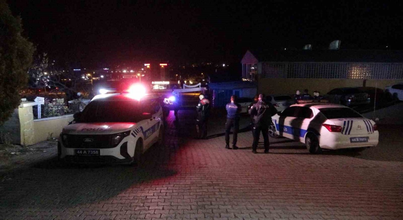 Malatyada düğün salonunda silahlı kavga: 4 yaralı