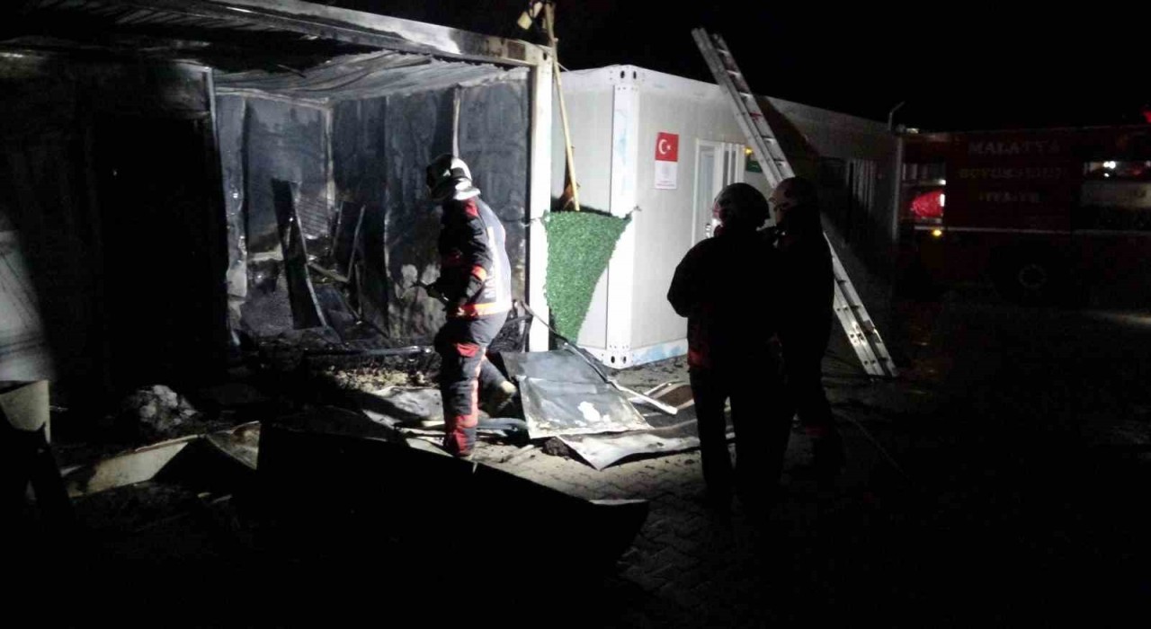 Malatyada konteyner kentte korkutan yangın