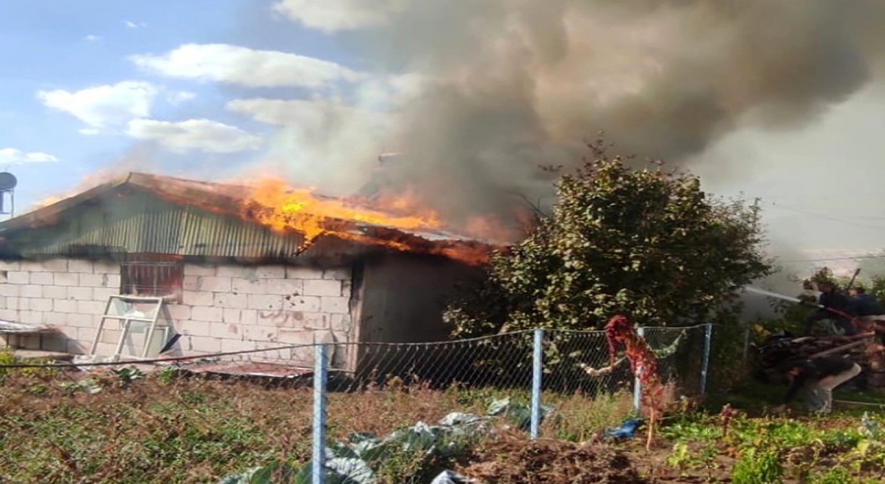 Malatyada korkutan ev yangını