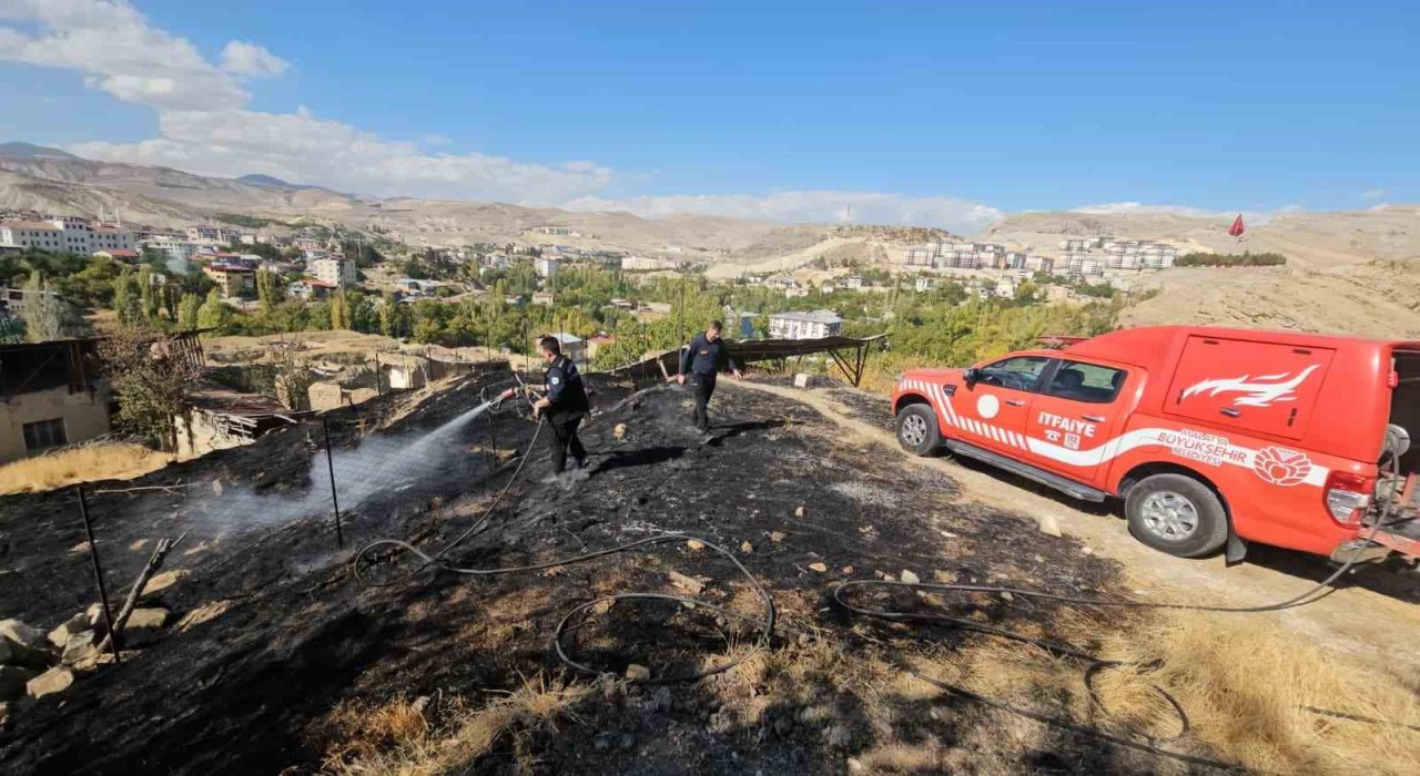 Malatyanın Darende ilçesinde ot yangını