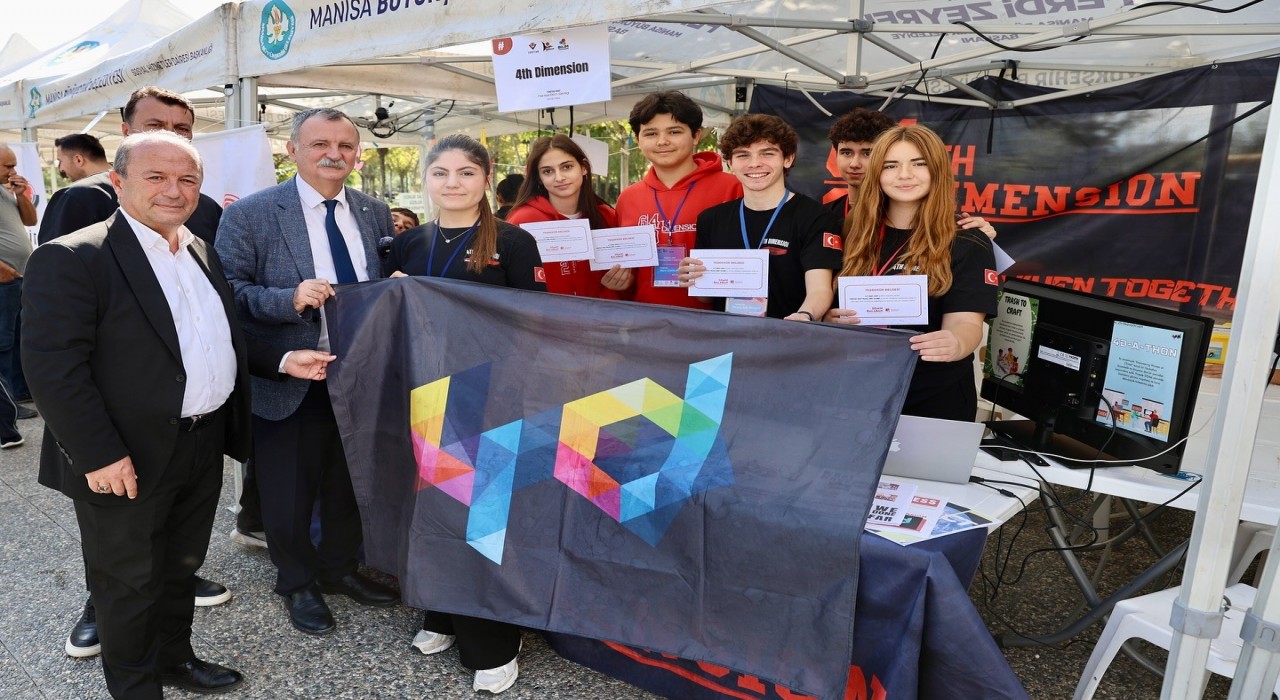 MANİFESTte 30 bin öğrenci bilimin farklı yönlerini keşfetti