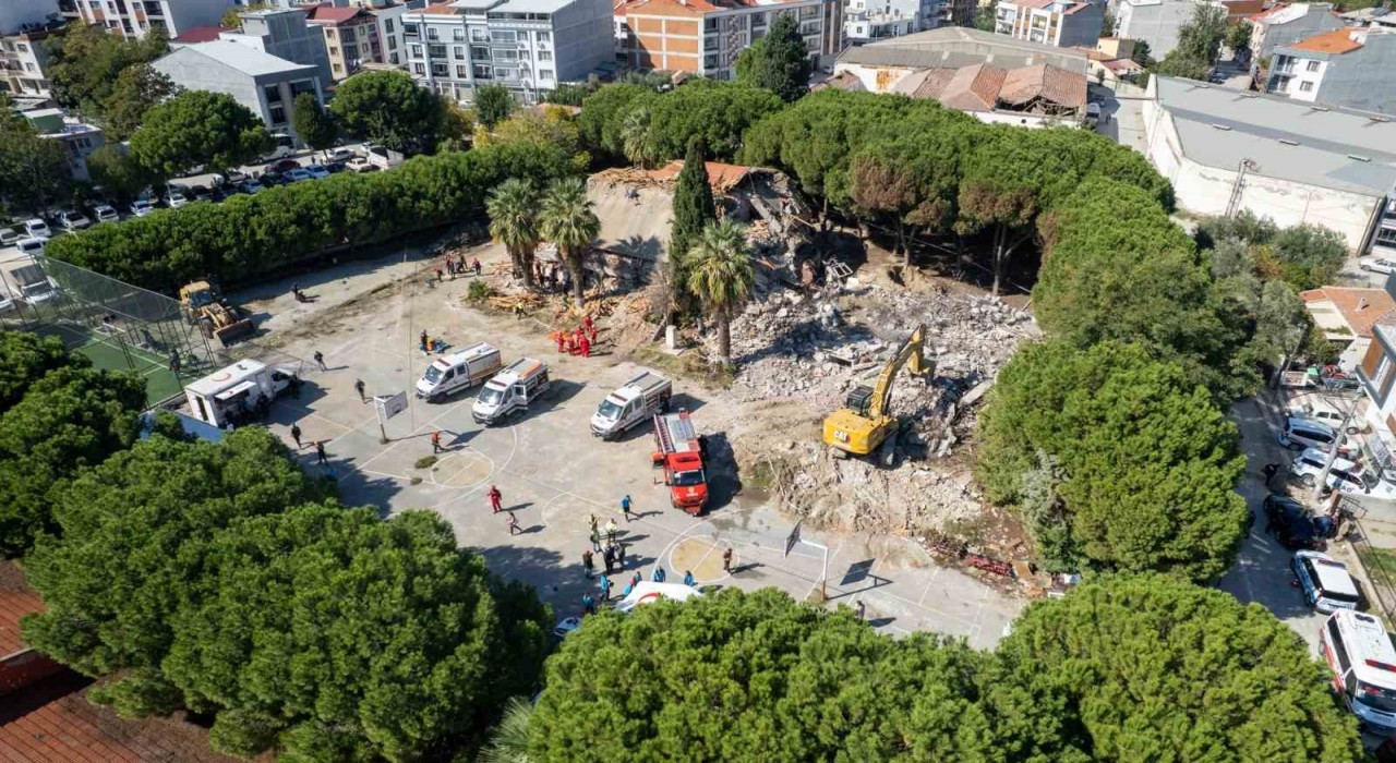 Manisada 6.6 büyüklüğündeki deprem tatbikatı gerçeği aratmadı