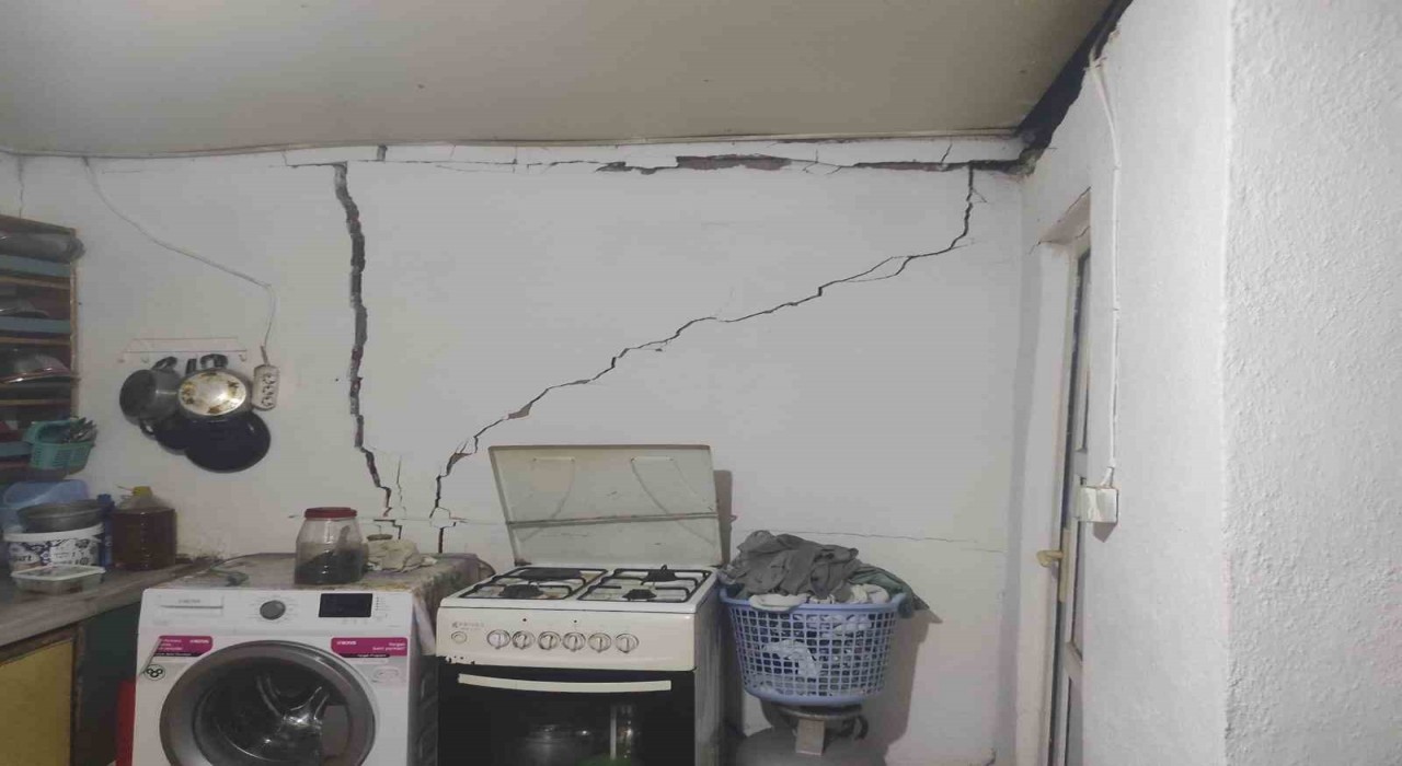 Manisada 83 yapı depremden etkilendi