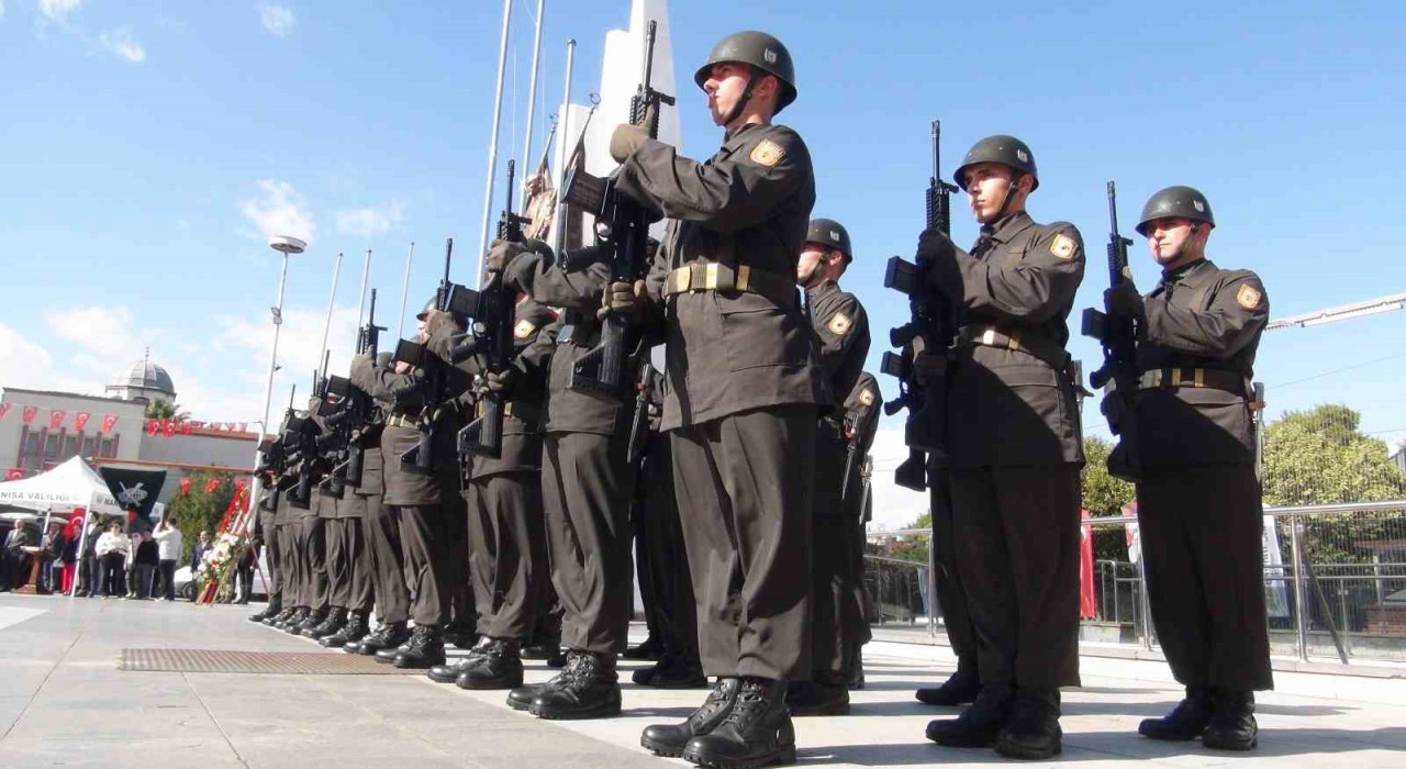 Manisada Cumhuriyet Bayramı kutlamaları başladı