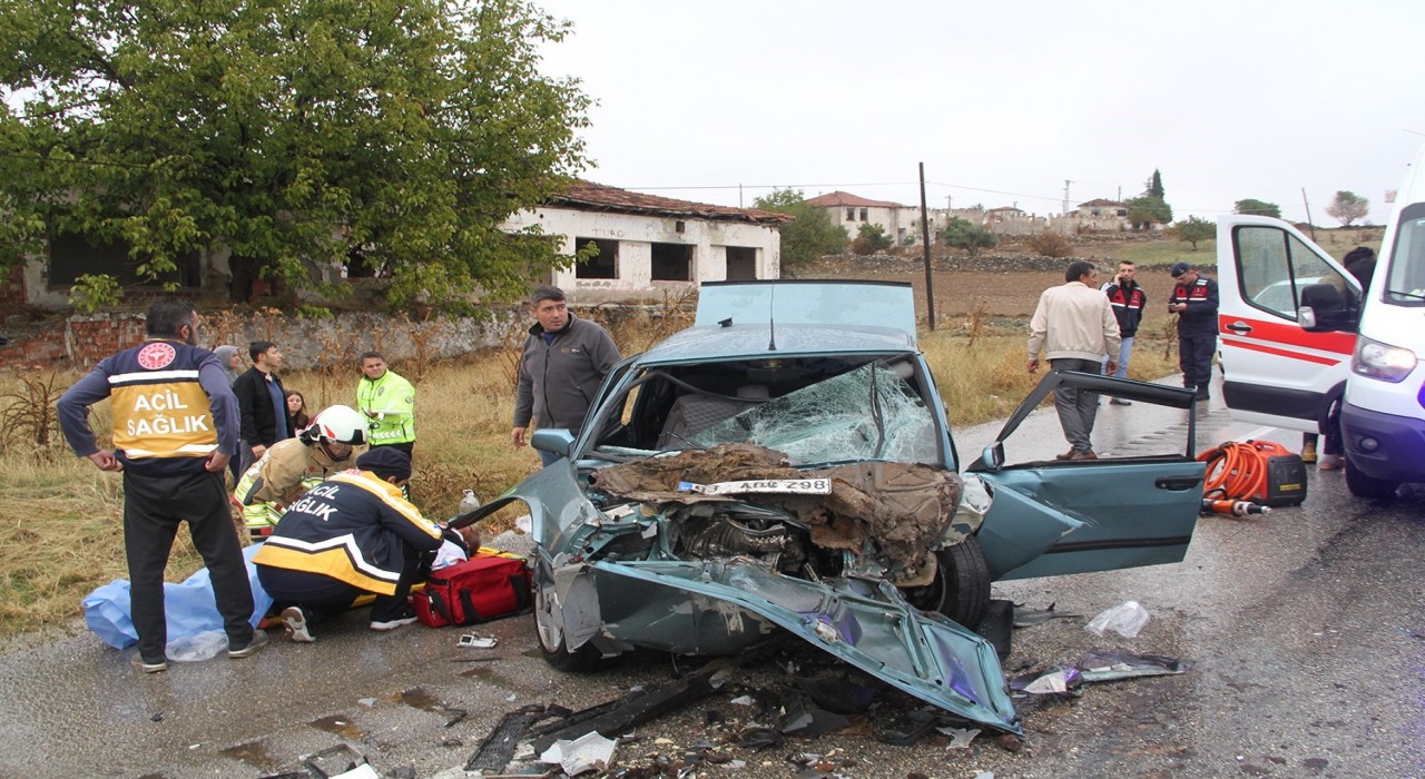 Manisada yağmur kazayı da beraberinde getirdi: 1 bebek öldü, 5 kişi yaralandı