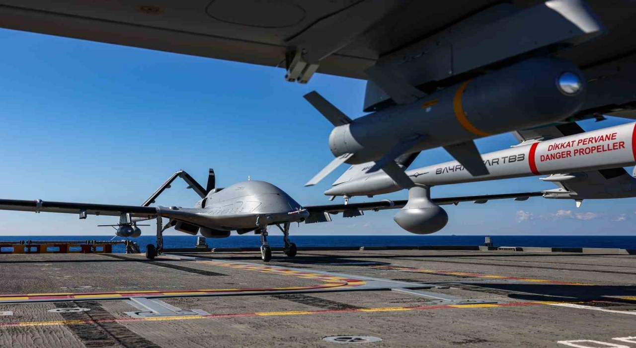 Mavi Vatandaki Denizkurdu tatbikatında Milli SİHAlardan tam isabet