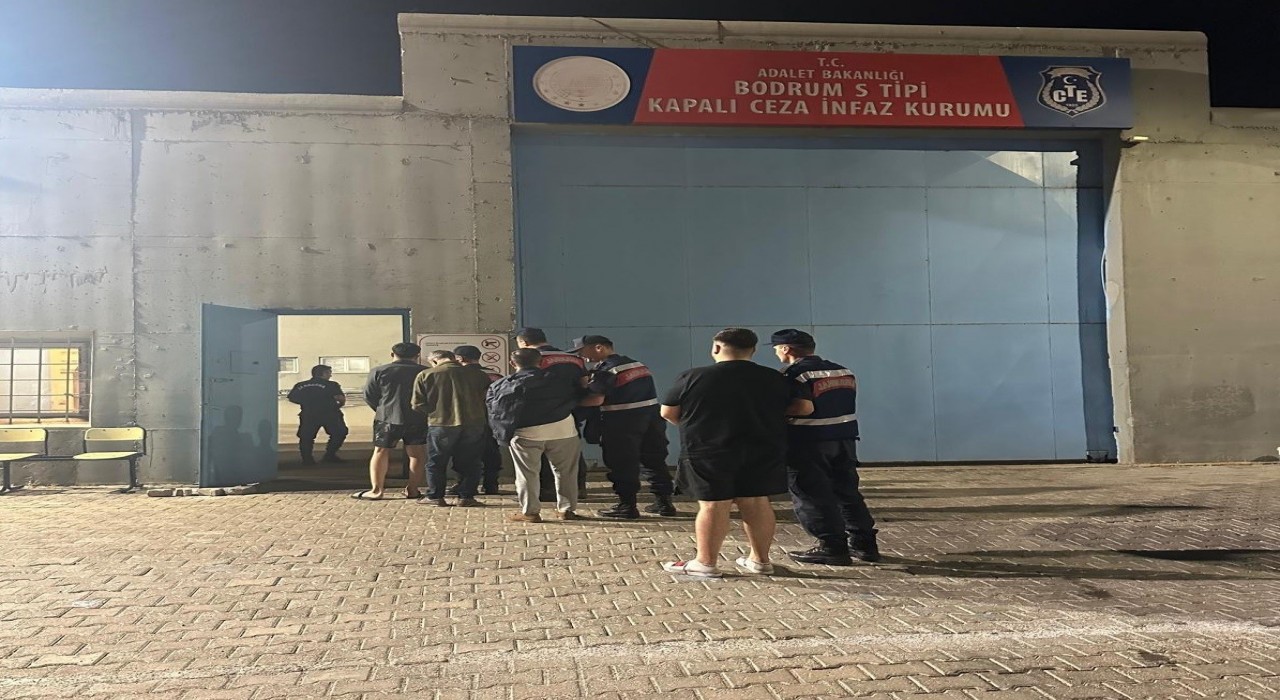 Mekanı kurşunlayan şüpheliler Bodrumda yakalandı