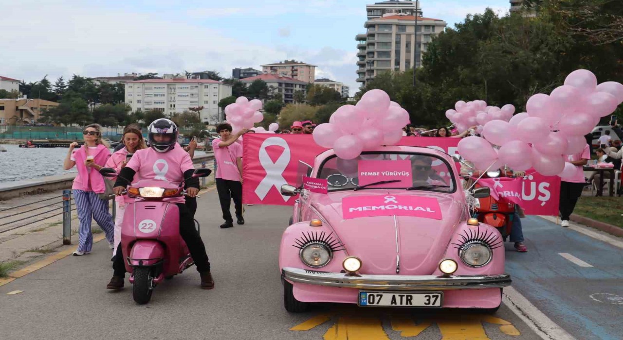 Memorialdan meme kanseri farkındalığı için Pembe Yürüyüş: Teşhise geç kalma, farkında ol