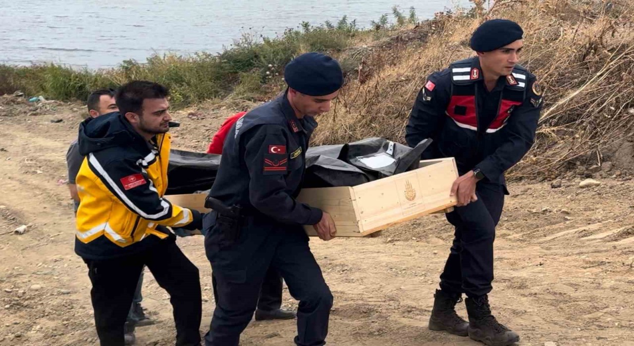 Meriç Nehrinde çürümüş bir erkek cesedi bulundu