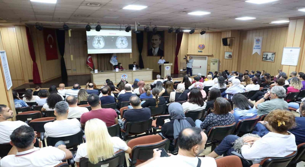 Mersinde kız çocuklarının güçlenmesi için farkındalık paneli