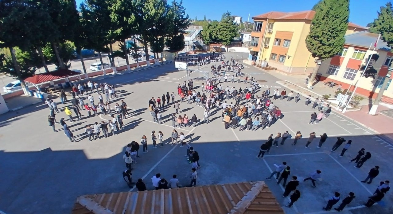 Mersinde tüm okullarda eş zamanlı afet tatbikatı gerçekleştirildi