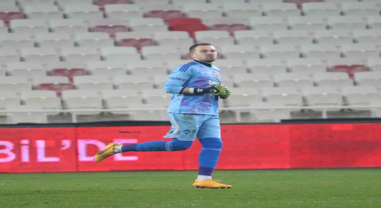 Mert Günok: Kaptanlık değişikliğini her zaman olduğu gibi olgunlukla karşıladım