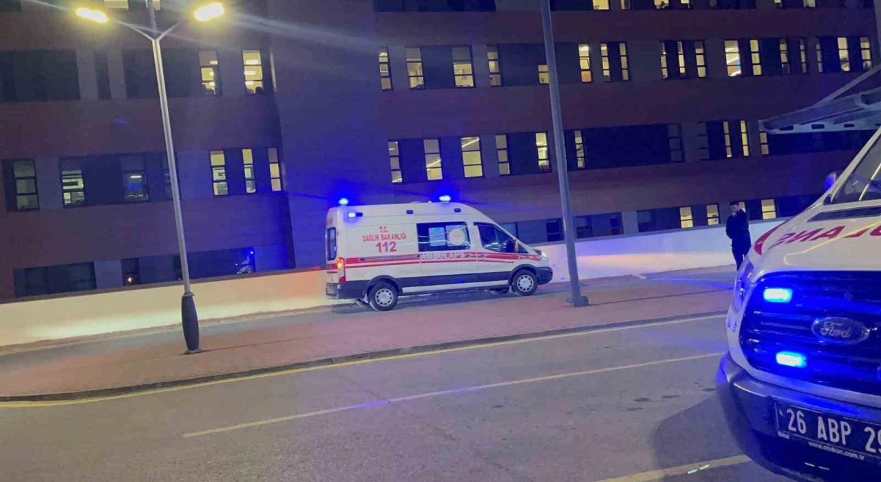 Milletvekili Ayşen Gürcanın içinde bulunduğu araç kazaya karıştı: 1 ölü