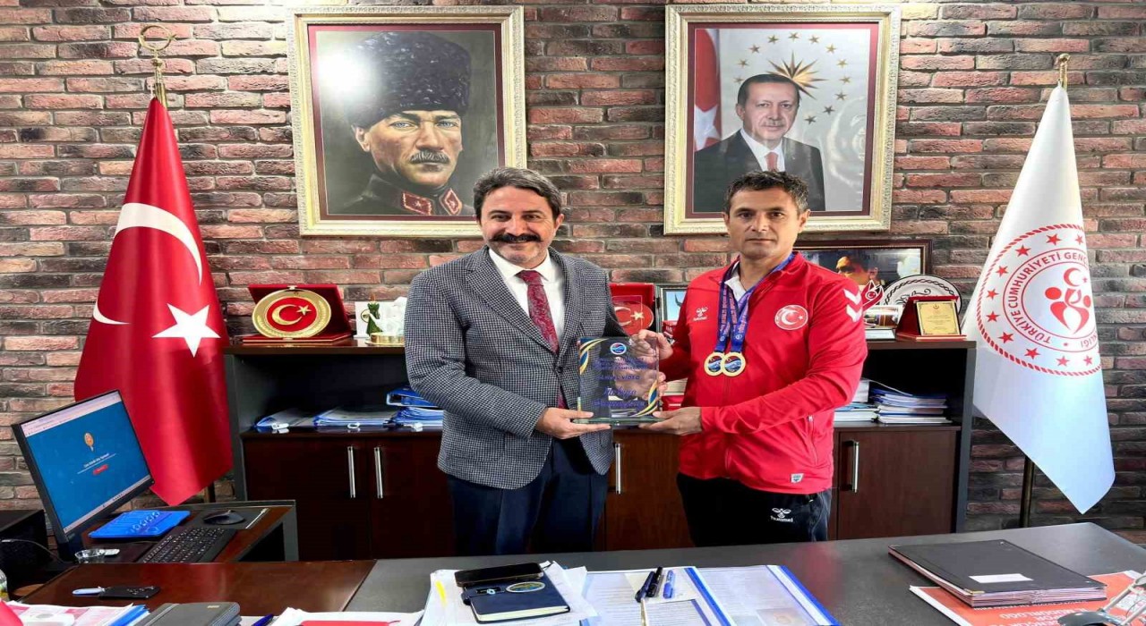 Milli sporcu Balk, Gençlik ve Spor İl Müdürü Kalını ziyaret etti