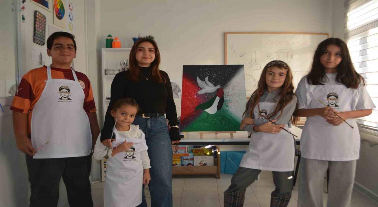 Minik çocuklar Filistin ve Gazzenin resmini çizdiler