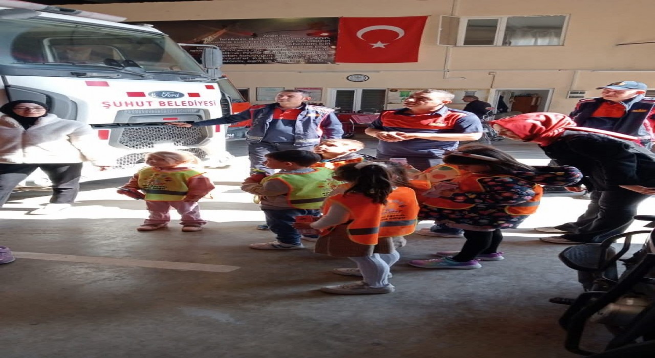 Minik Ellerden İtfaiye Haftasıda anlamlı ziyaret