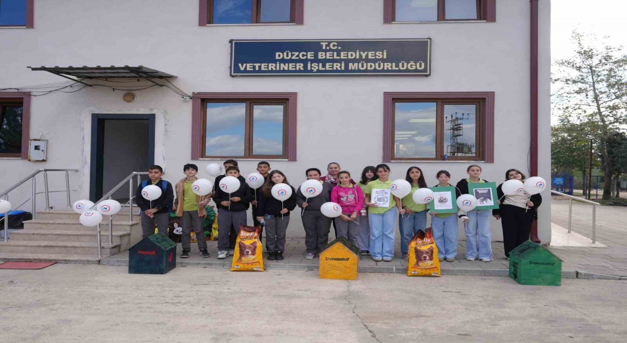 Minik öğrenciler hayvan bakım evini ziyaret etti