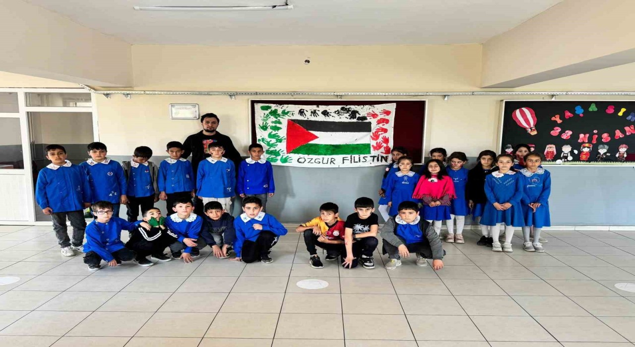 Minik yüreklerden Filistine destek