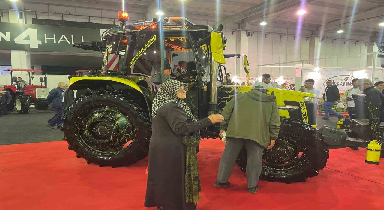 Modifiye traktörler Bursa Tarım Fuarının ilgi odağı oldu