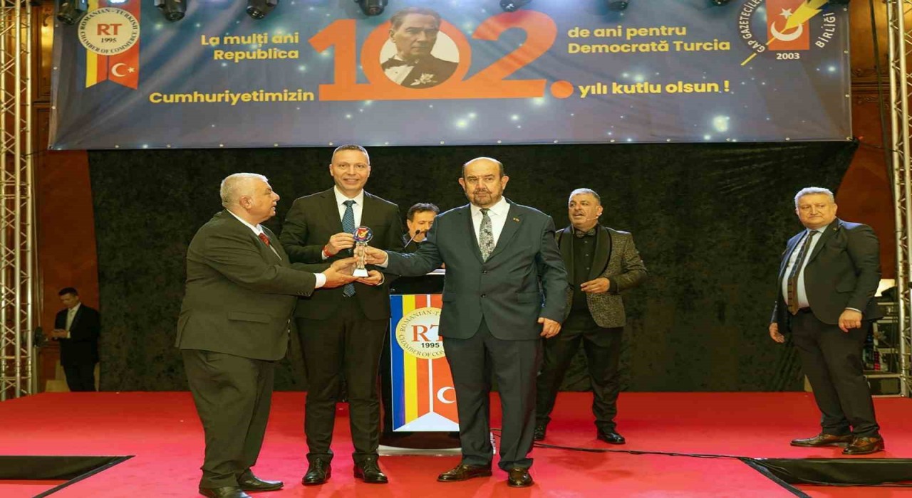 Muğla Valisi Akbıyık ‘Yılın Valisi seçildi