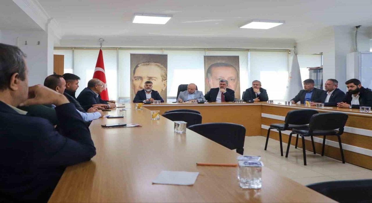 Muhtarlar talep ve şikayetlerini milletvekillerine ilettiler