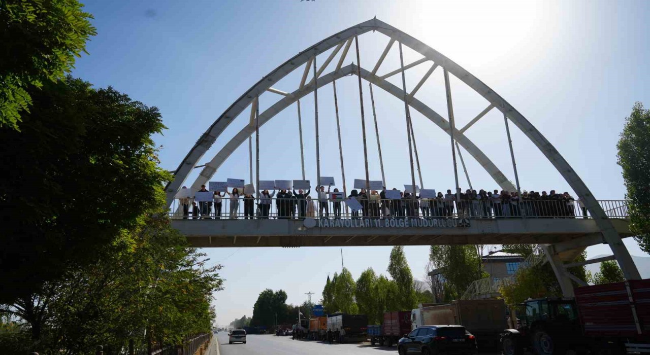 Muşta öğrencilerden Filistine destek yürüyüşü