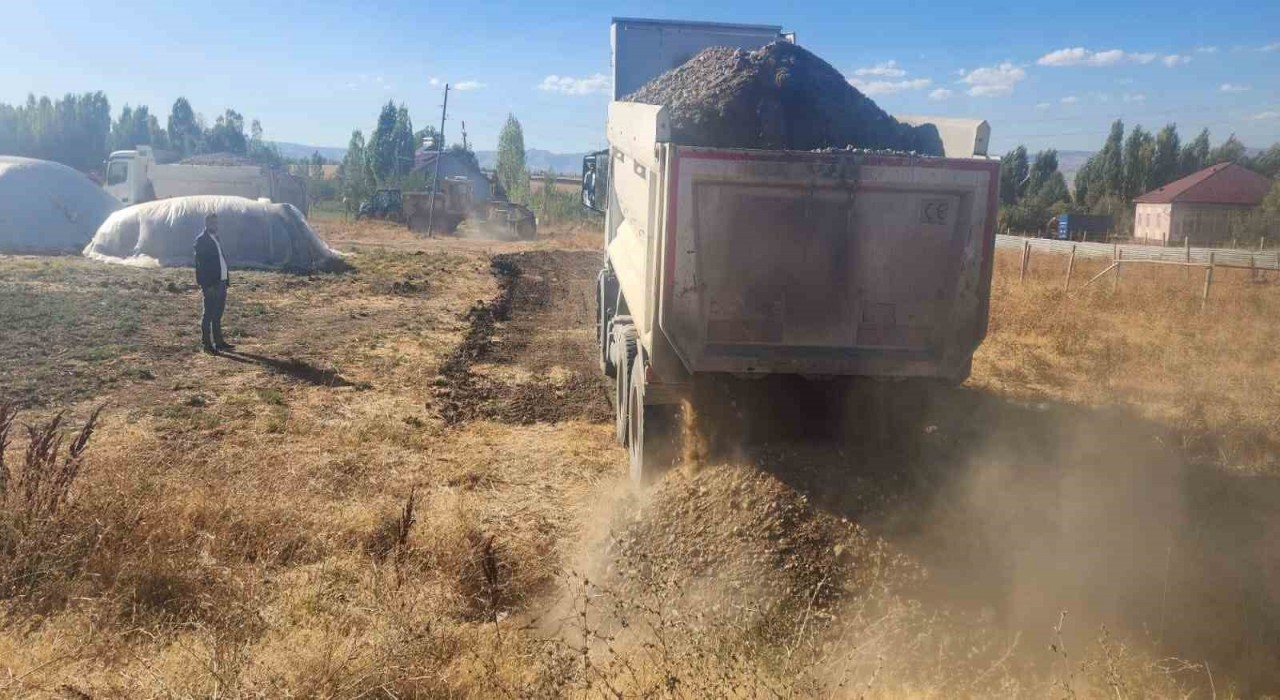 Muşta stabilize yol çalışmaları sürüyor