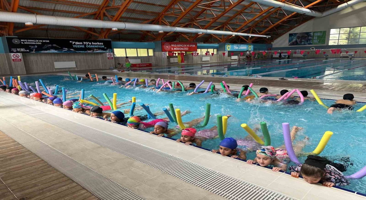 Muşta Yüzme Bilmeyen Kalmasın projesi sürüyor