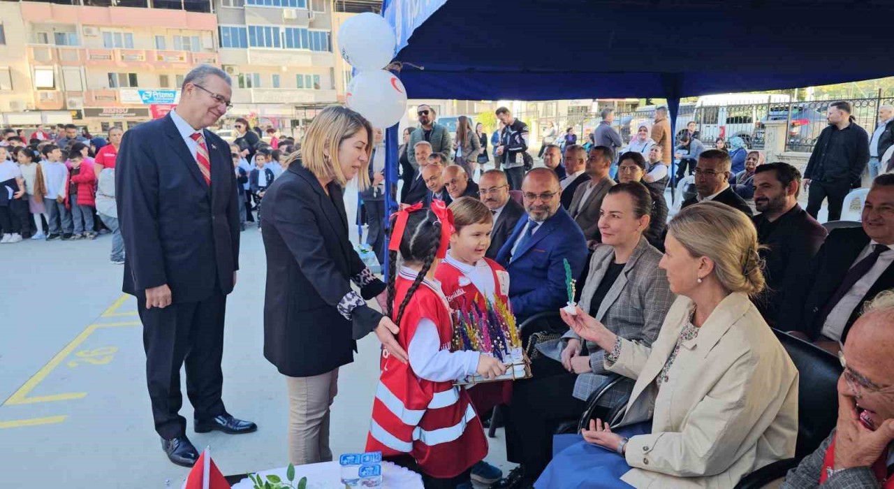 Nazillide Kızılay Haftası renkli görüntülerle kutlandı