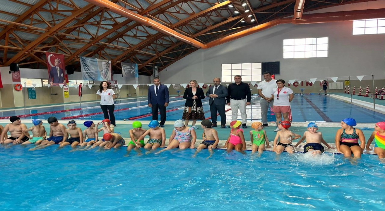 Nazillide yüzme bilmeyen öğrenci kalmayacak