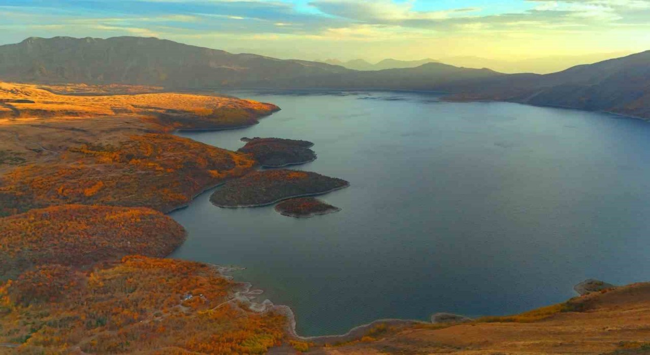 Nemrut Kalderasındaki sonbahar güzelliği mest etti