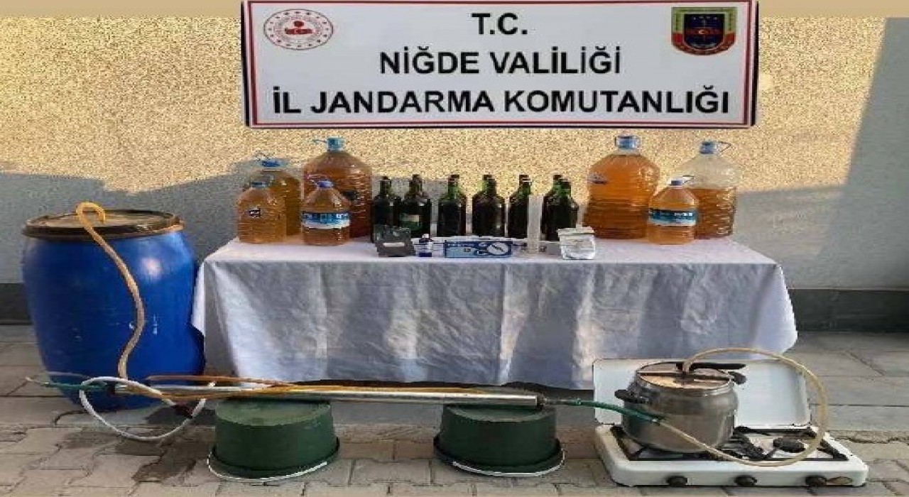 Niğdede kaçak alkol operasyonu: 195 litre kaçak içki ele geçirildi