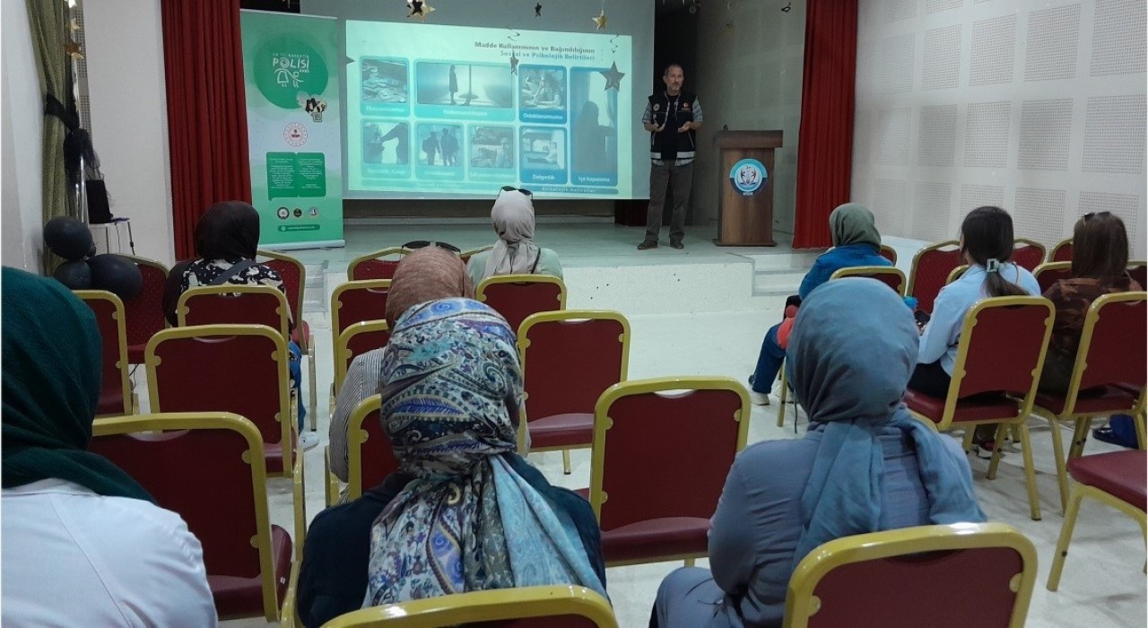 Niğdede uyuşturucuyla mücadele kapsamında 1719 vatandaşa eğitim verildi