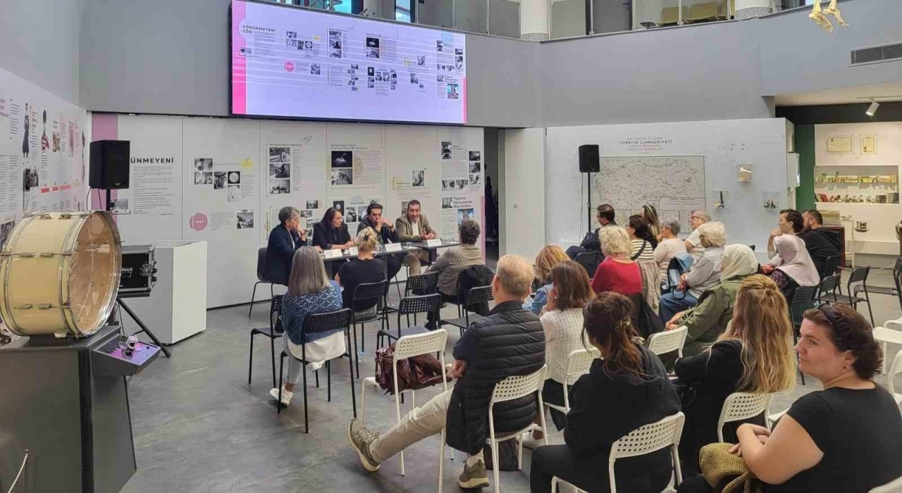 Nilüferde meme kanseri farkındalık buluşması ve sergi açılışı