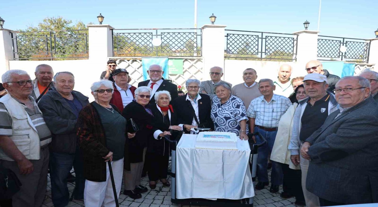 Nilüferde Yaşlılar Gününde kalpler gençleşti