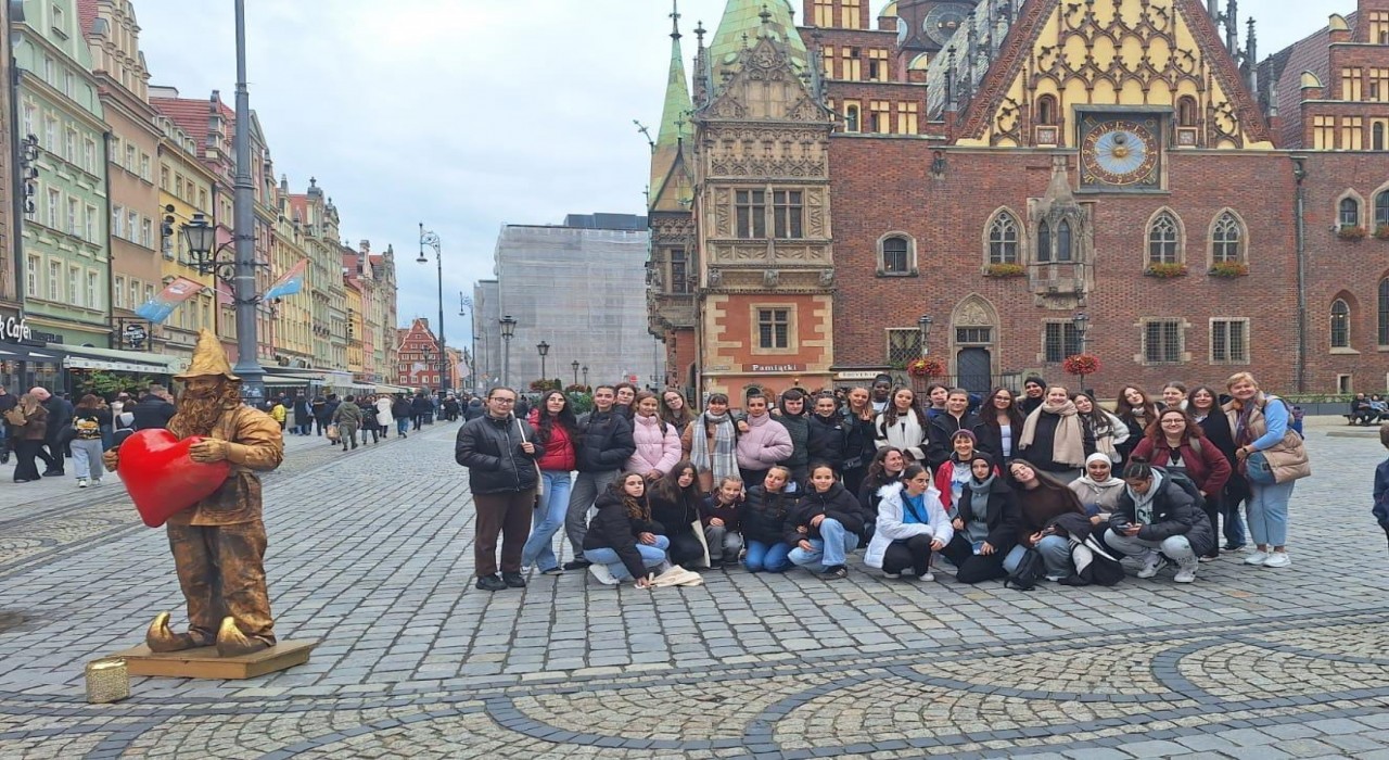 Nilüferli kız çocukları Polonyada farklı kültürlerle buluştu