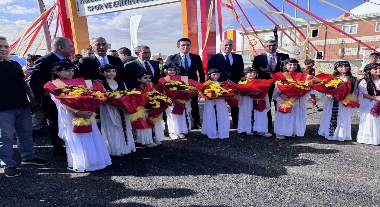 Nusaybinde Adnan Polat Galatasaray Spor ve Eğitim Merkezi açıldı