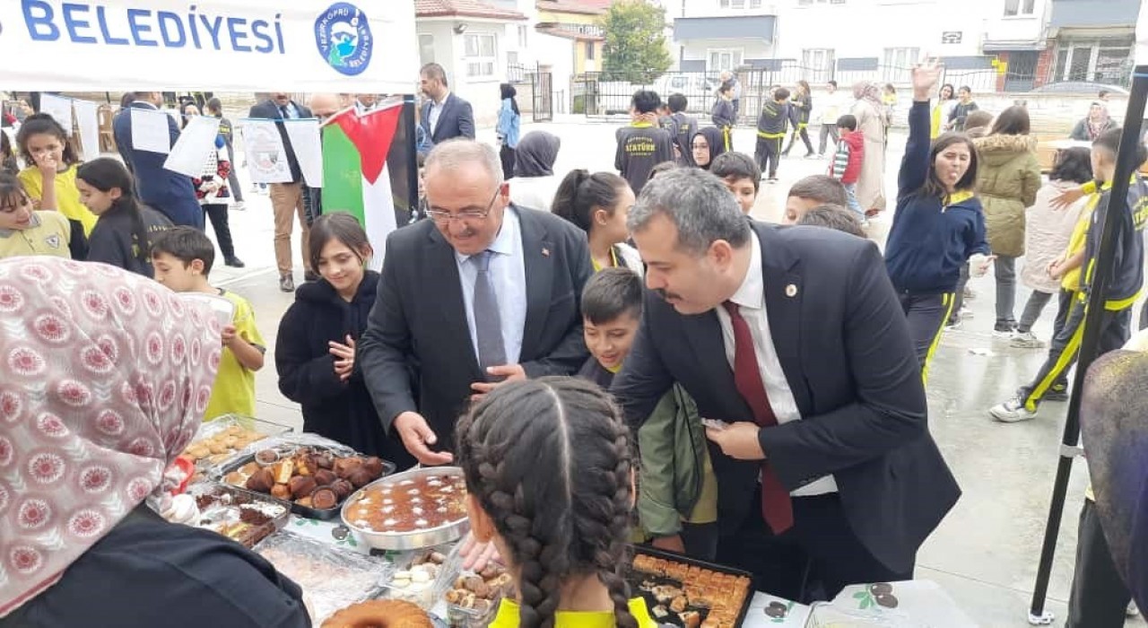 Öğrencilerden Filistine destek