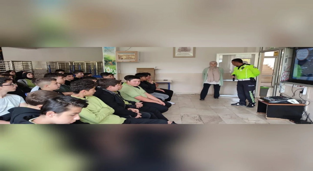 Öğrencilere trafik güvenliği eğitimi verildi
