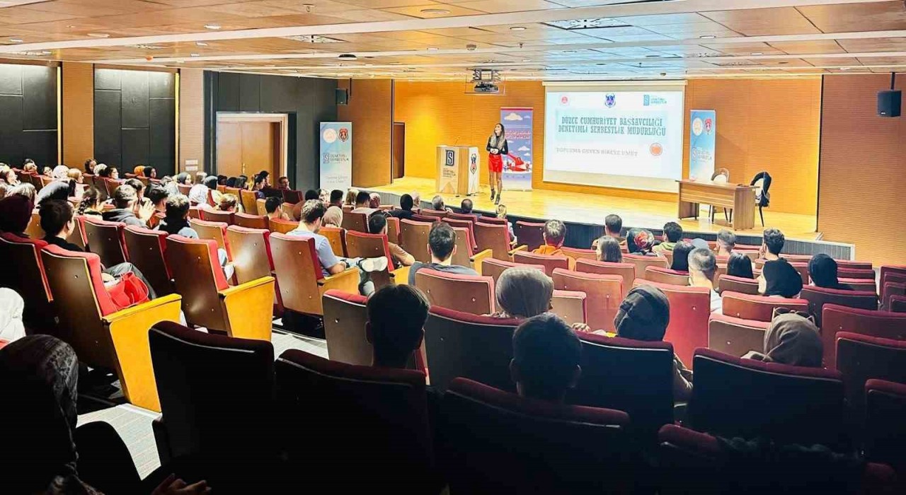 Öğrencilerin mesleki gelişimine katkı sunuyor