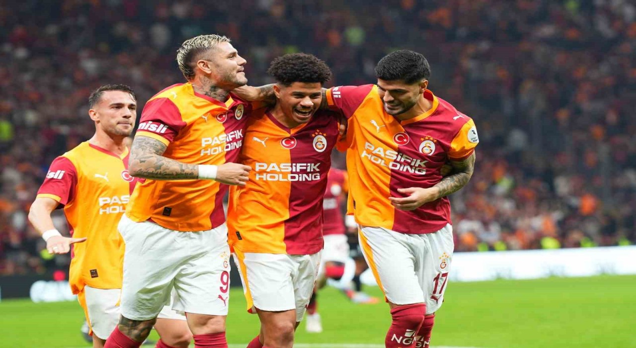 Okan Buruk, Galatasaray ile Süper Ligde 100. kez kazandı
